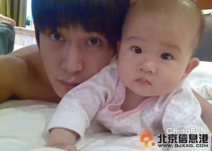 陆毅儿子萌死人 一大波粉丝