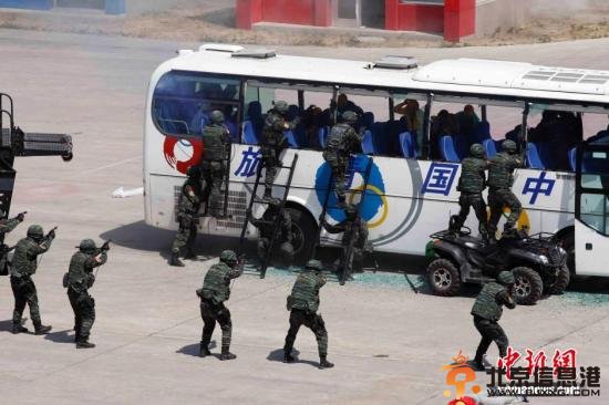 <a href='http://www.bjxxg.cn/news/beijing/' target='_blank'><u>北京</u></a>安保措施全面升级 医院配备警棍、武警巡查考场