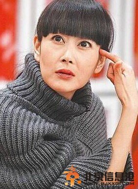 欢欢自杀前夫两次赴灵堂祭悼 与10岁幼女抱头痛哭