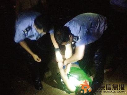 女子数落男友不如都教授 越说越气一头跳进海