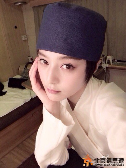 范冰冰晒娇嫩SPA照 网友：好像孙俪