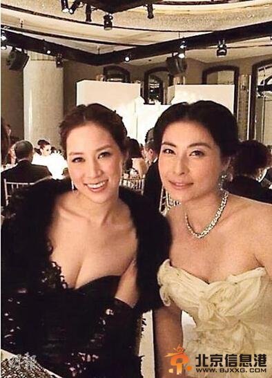 郭晶晶拍照罕见卖萌与千亿媳妇徐子淇比拼性感