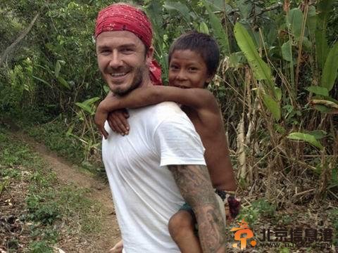 贝克汉姆被青蛙吓到尖叫遭群星取笑