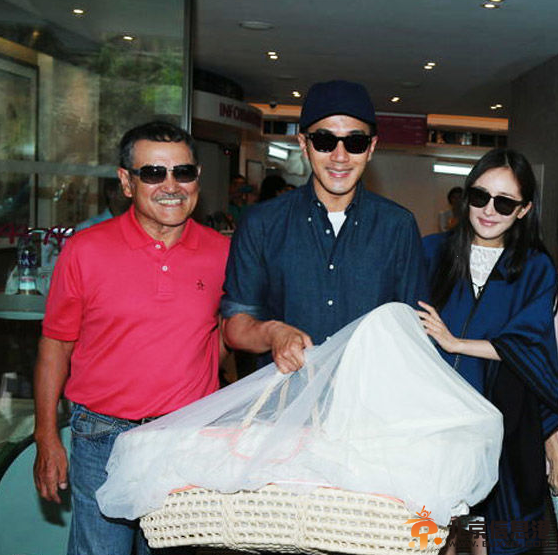 杨幂母女今平安出院 刘恺威妈妈感谢记者(图)