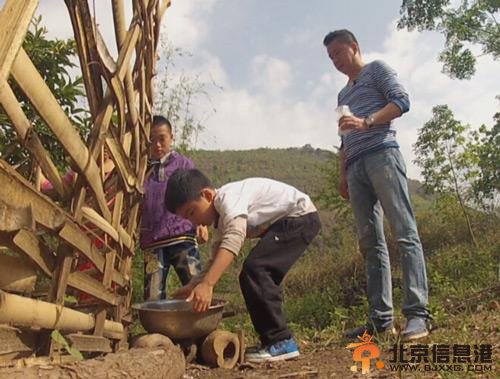 贾乃亮一家三代同堂欢乐多不会带孩子是遗传