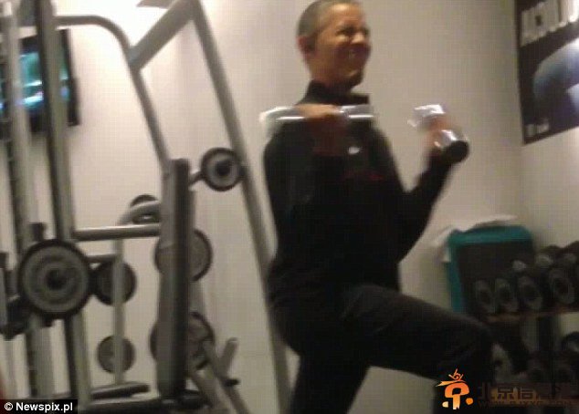 奥巴马<a href='http://www.bjxxg.cn/health/jianshen/' target='_blank'><u>健身</u></a>遭偷拍 画面十分喜感【组图】