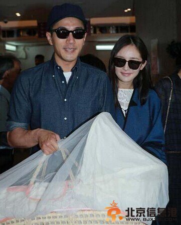 杨幂产女出院 刘丹曝孙女将留港生活(图)