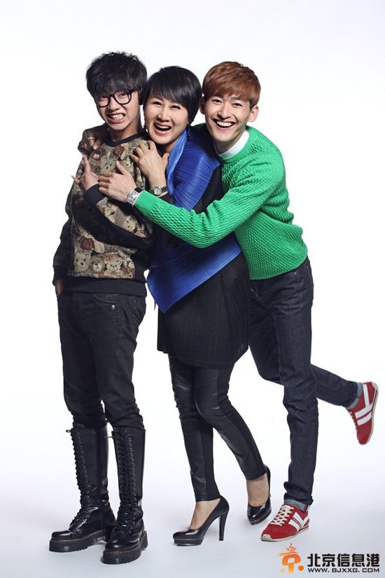 凯丽（中）与张翰（右）华晨宇（左）