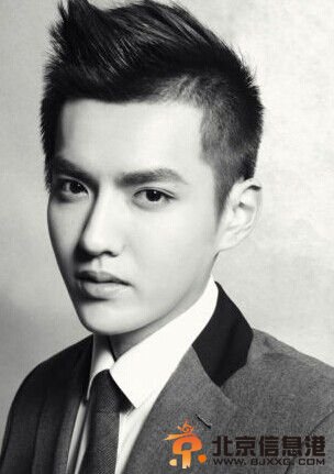 吴亦凡郭敬明微博互动 粉丝高呼：在一起！