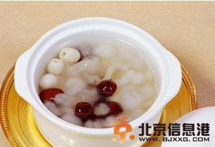 春季瘦身又能暴涨胸围的三道美味佳肴 在品尝美食中丰胸