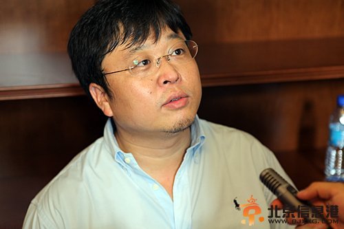 一锤子定音的锤子手机拿什么挑战三星苹果？罗永浩的勇气哲学