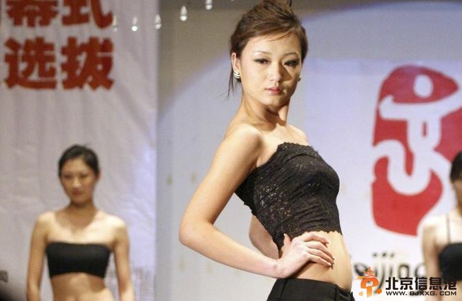 带你走进鬼扯的礼仪小姐训练课程 是形式大国还是选美比赛