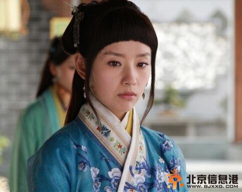 网友热议董洁西瓜头卖萌 是逆转年龄还是老黄瓜刷绿漆?