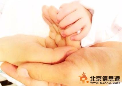 杨幂儿童节生产下女儿糯米像父母么?丰胸假体乳房能哺乳么?