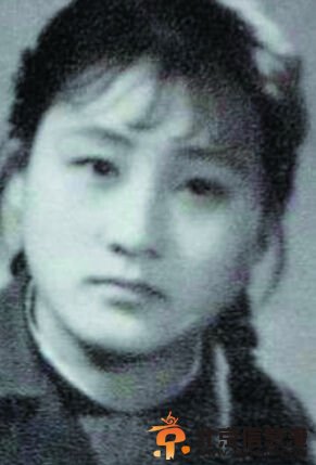 张凯丽晒旧照谈人生