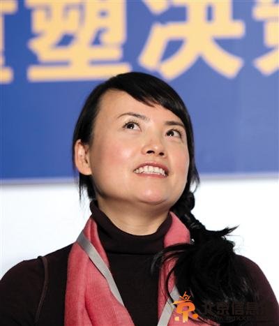 中国女登山家否认借助直升机登顶珠峰(图)