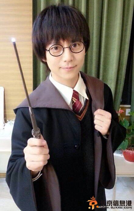 群星祝福高考考生 何炅搞笑扮哈利波特