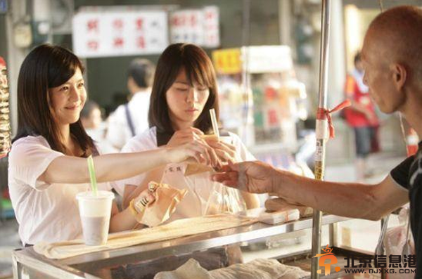 “那些年”女配角弯弯新婚19天就出轨 脸书致歉老公