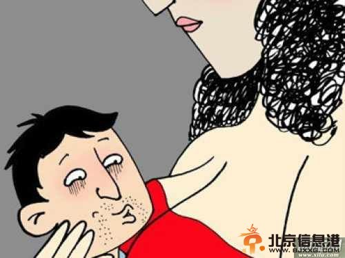 成人奶妈暗访爆料惊人 色男100元就能体验一次吃奶