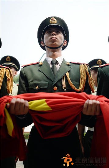 青奥好男儿 汗水铸辉煌