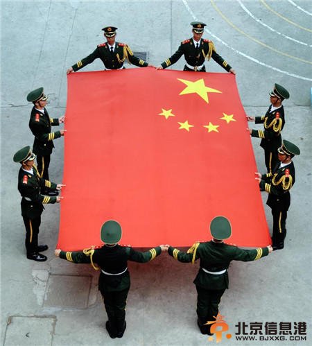 青奥好男儿 汗水铸辉煌