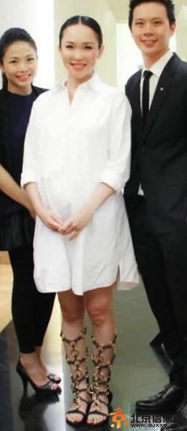 小龙女范文芳怀孕7月身材纤细 网友大赞女神妈妈