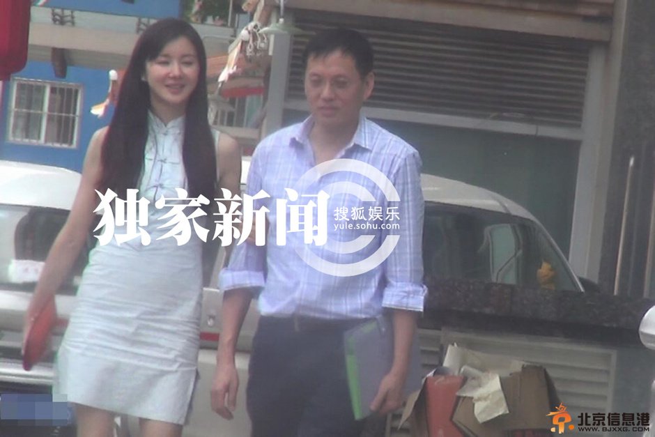 曝孙菲菲秘密领证成婚 二婚老公正面照曝光