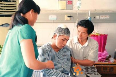 夺刀救人考生:<a href='http://www.bjxxg.cn/edu/gaokao/' target='_blank'><u>高考</u></a>失败不复读 去打工