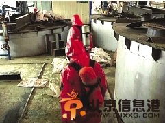 青海一矿厂毒气泄漏致2死6伤(图)