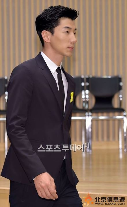 张亮朴海镇李钟硕出席《Doctor异乡人》发布会现场照