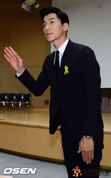 张亮朴海镇李钟硕出席《Doctor异乡人》发布会现场照