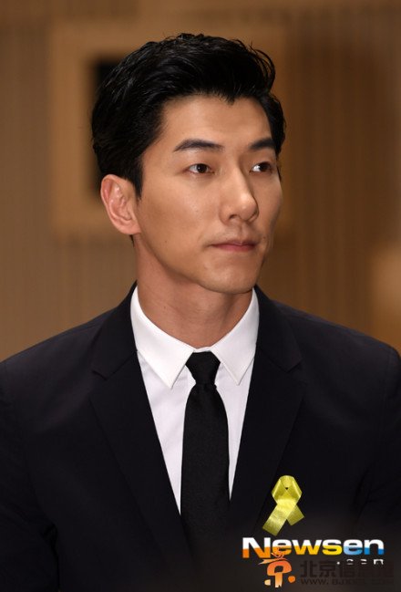 张亮朴海镇李钟硕出席《Doctor异乡人》发布会现场照