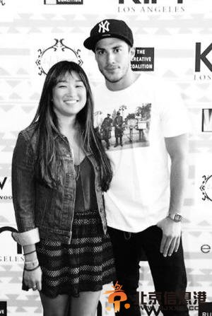 　　&ldquo;狼人&rdquo;迈克尔与女友。