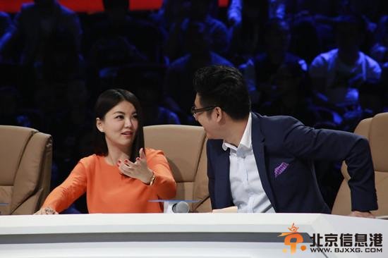 李湘(微博)王岳伦亲密互动