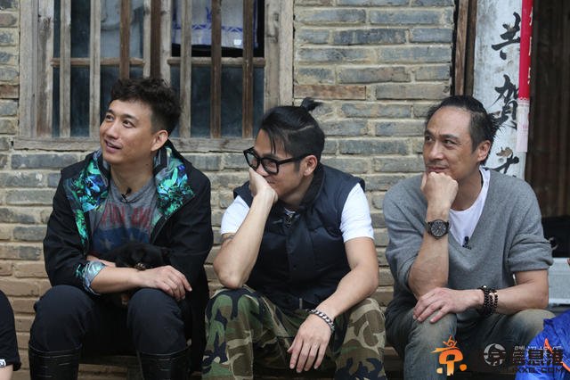 《爸爸去哪儿2》剧照首次曝光 奶爸耍帅萌娃呆萌可爱