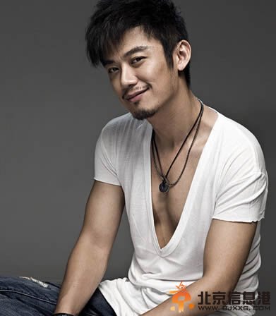 幸福从天而降韩向东扮演者是谁?韩向东喜欢江天蓝吗 韩向东和江天蓝结局在一起吗