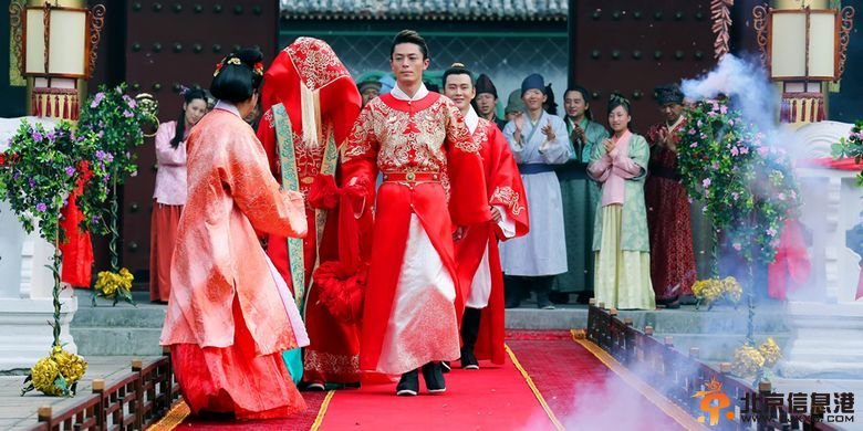 《金玉良缘》霍建华唐嫣结婚照曝光 苦命鸳鸯终成眷属