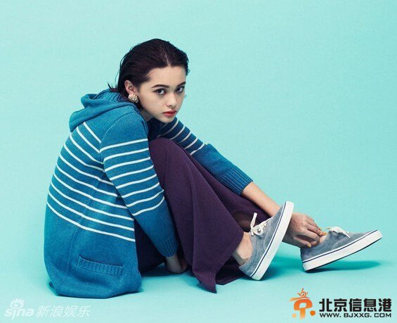 日美混血嫩模走红 被誉日版奥黛丽赫本(组图)