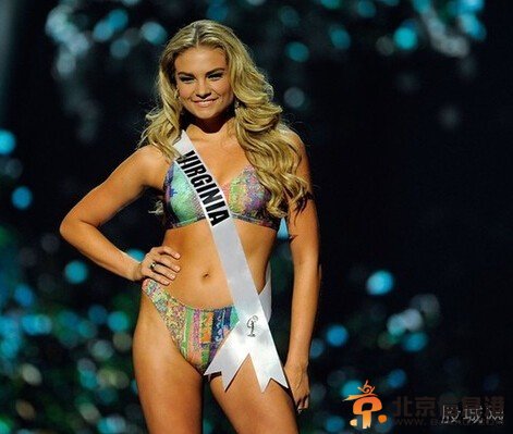 美国小姐初赛 修长美腿配上巨乳双球喷薄欲出令观众大饱眼福