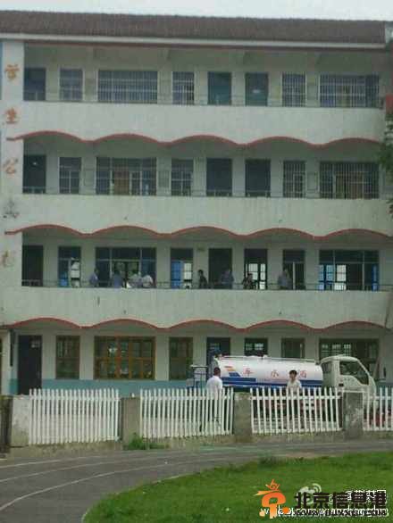 潜江小学劫持事件 嫌疑人两次入狱 盗窃 私造枪支 书记请求当人质