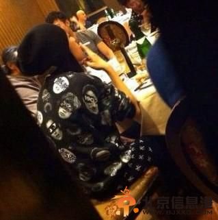 陈乔恩抽烟照曝光 陶醉其中自然清纯形象不复存在