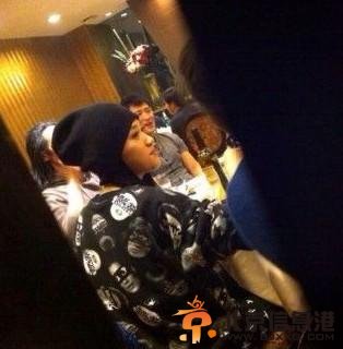 陈乔恩抽烟照自毁女神形象 有网友反驳称太幼稚