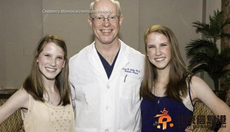 连体婴姐妹分离变美女走红 最美连体姐妹童年萌照惊宅男（组图）