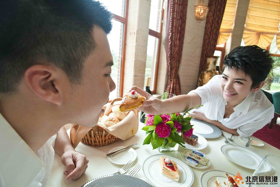 黄奕前夫姜凯炮轰黄奕：淫猫永远忘不了偷腥【图集】