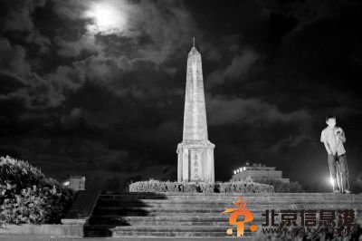 中国600远征军遗骸归国安葬 9旬老兵赴墓园迎接