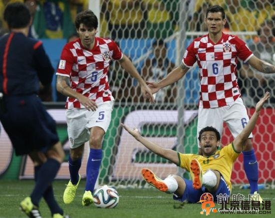 世界杯揭幕战巴西vs克罗地亚：弗雷德骗点拯救巴西