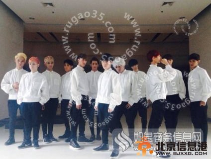 泰国山寨EXO洗剪吹人妖组合难直视 网友惊呼超越模仿直接copy