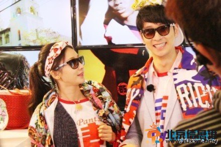 如果爱第四期完整版 2PM黄灿盛与柳岩首尔街头约会逛街