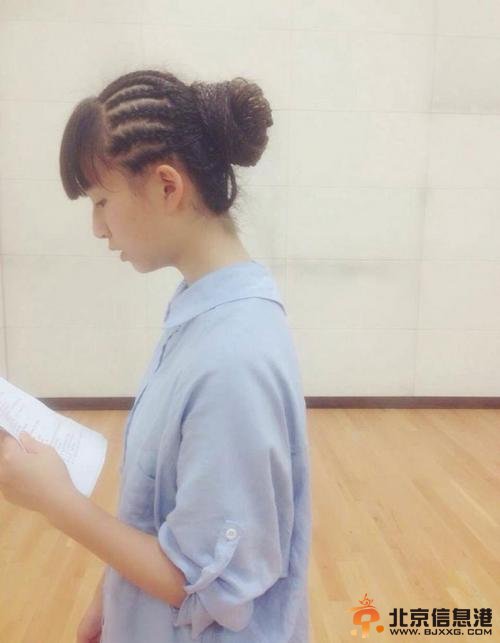 小彩旗加盟话剧版《山楂树之恋》 饰演静秋显纯情