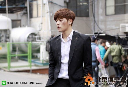 帝国之子新歌《呼吸声》MV幕后花絮公开 帝国之子成员从成熟变逗趣